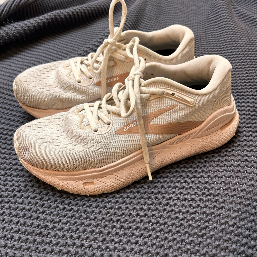 Brooks Women’s Athletic Shoes - Light Beige/Pale Pink